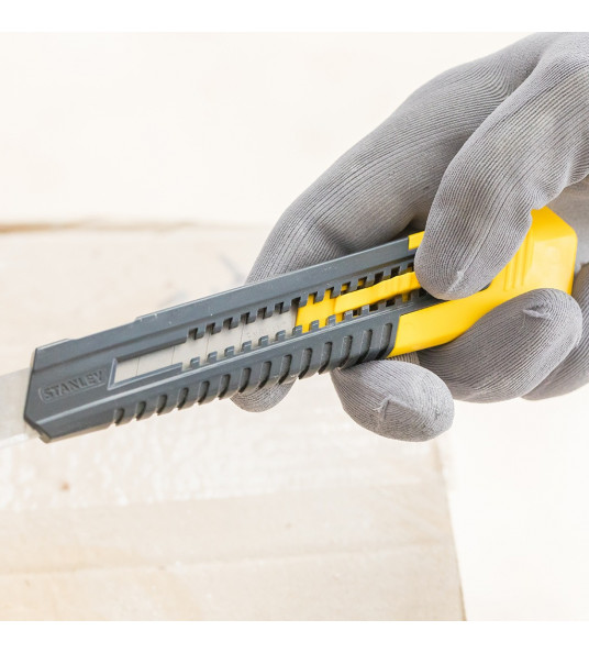 STANLEY AFBREEKMES KUNSTSTOF SM 18MM STANLEY AFBREEKMES KUNSTSTOF SM 18MM